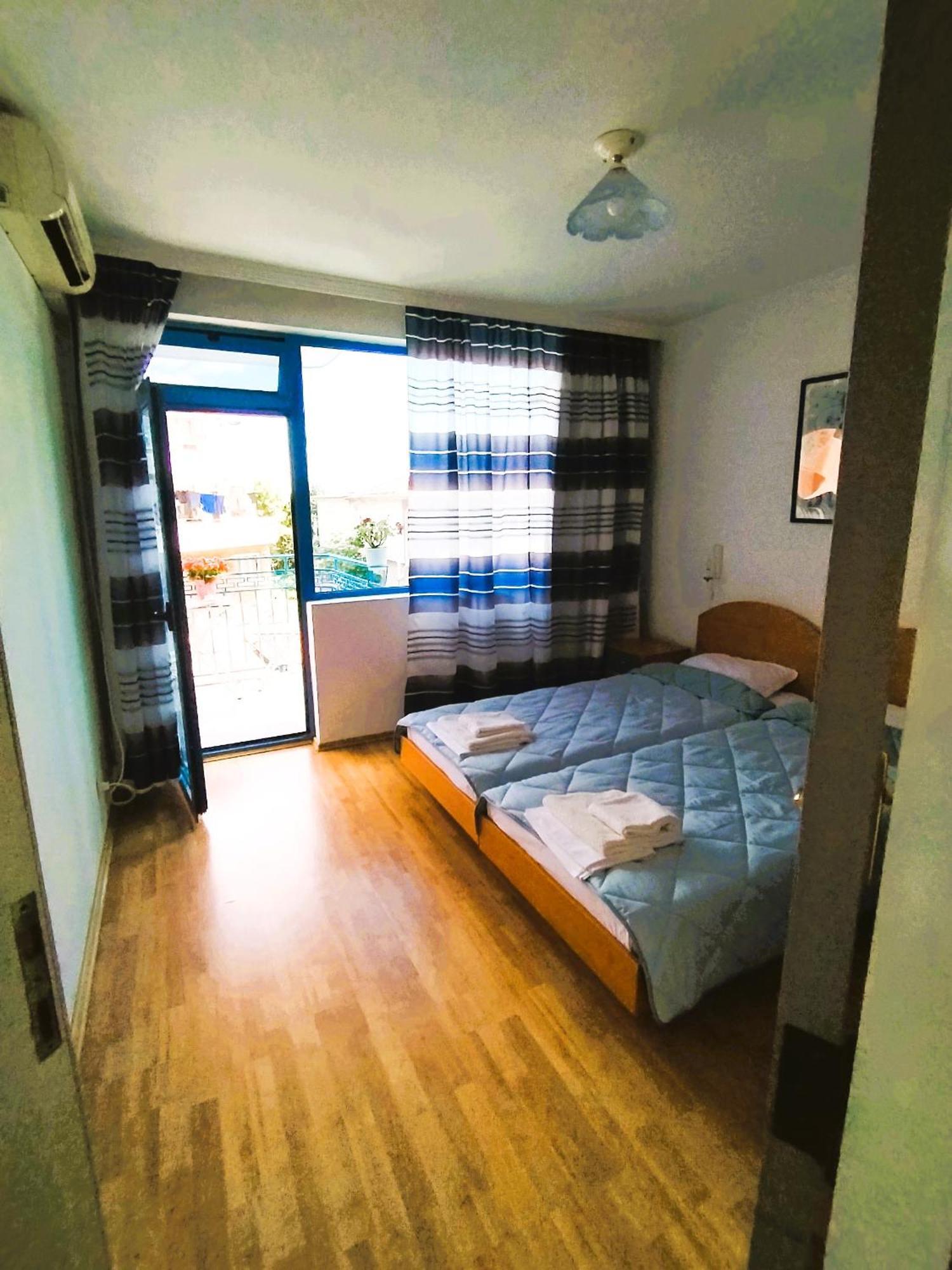 Lira Sto Apartments Pomorie Exterior foto