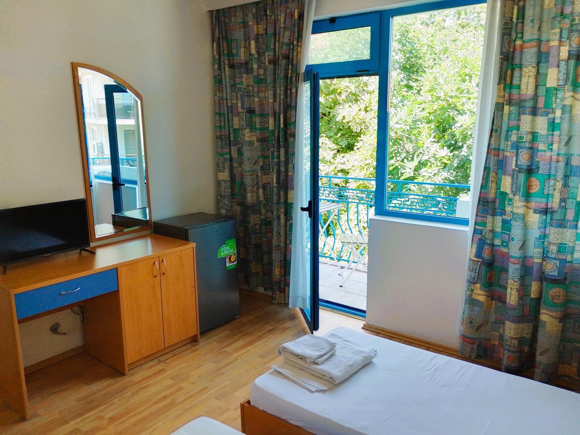 Lira Sto Apartments Pomorie Exterior foto