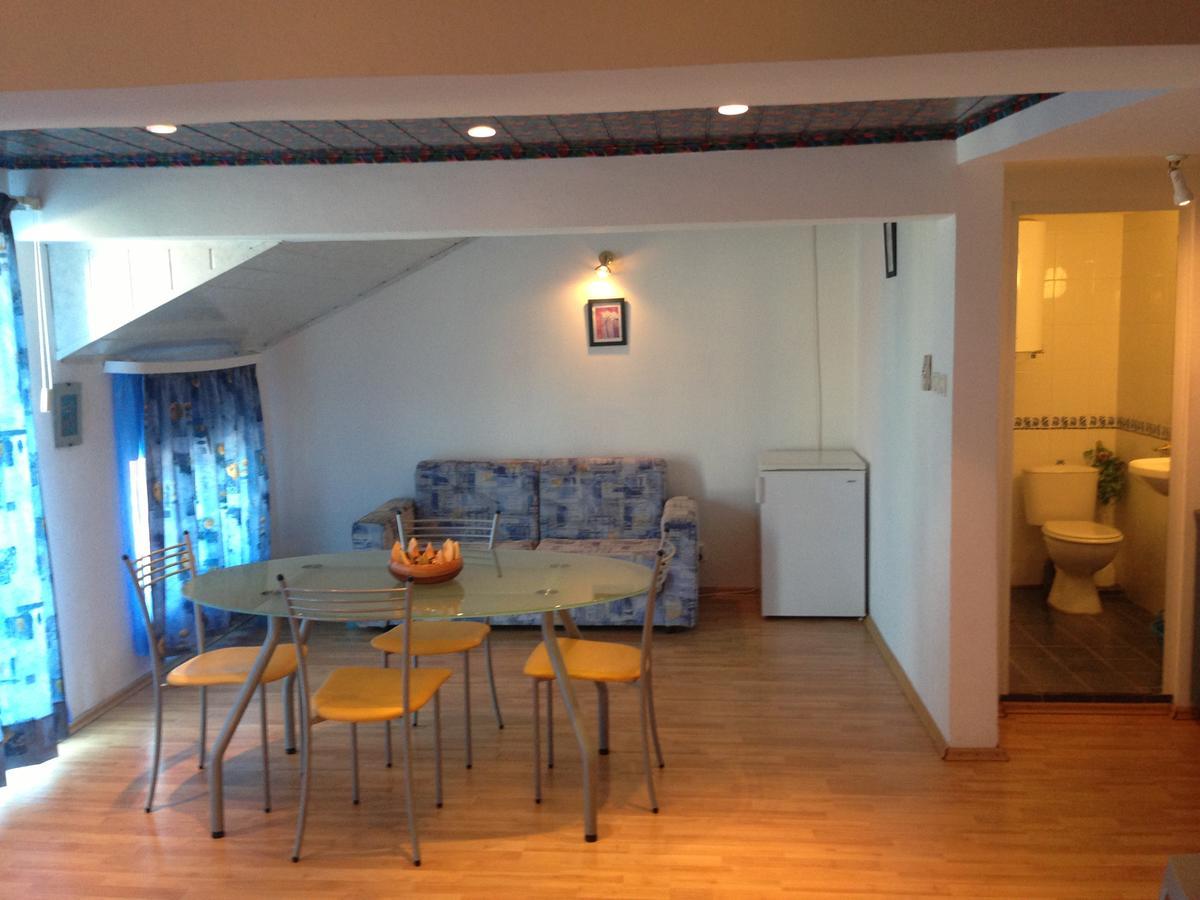 Lira Sto Apartments Pomorie Exterior foto