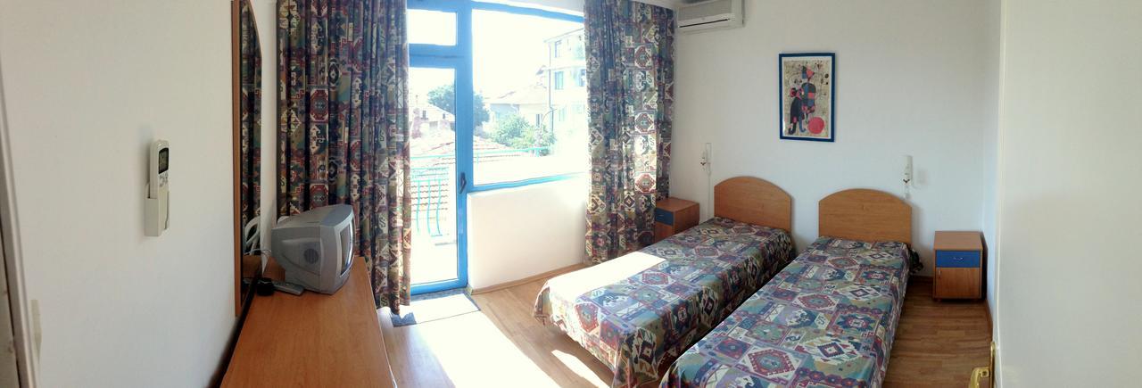 Lira Sto Apartments Pomorie Exterior foto