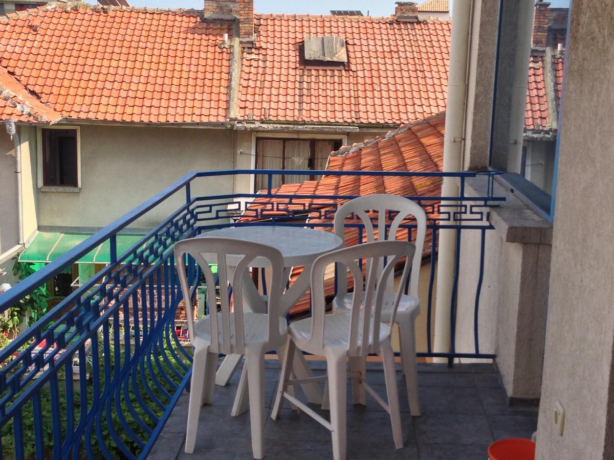 Lira Sto Apartments Pomorie Exterior foto